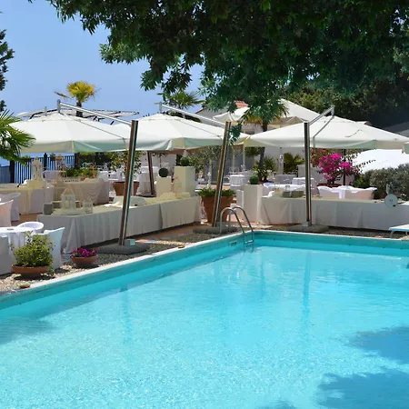 E Del Mare (adults Only)